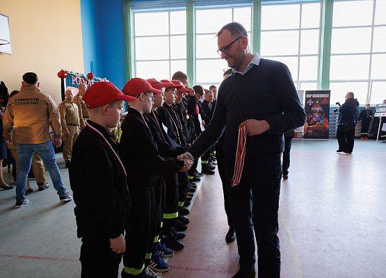 Grafika 123: Sportowe święto młodych strażaków w Łebieniu