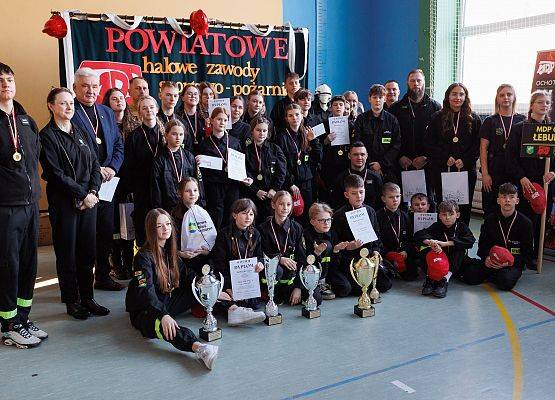 Grafika 128: Sportowe święto młodych strażaków w Łebieniu