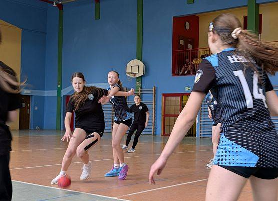 Grafika 21: Gminne Igrzyska Młodzieży w piłce ręcznej