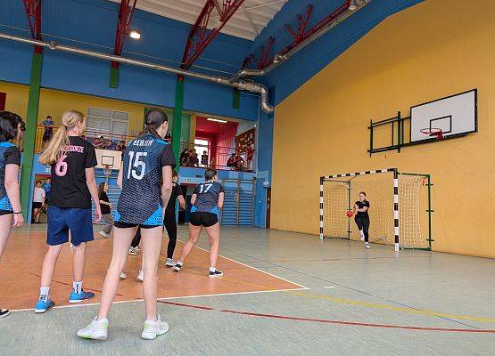 Grafika 22: Gminne Igrzyska Młodzieży w piłce ręcznej