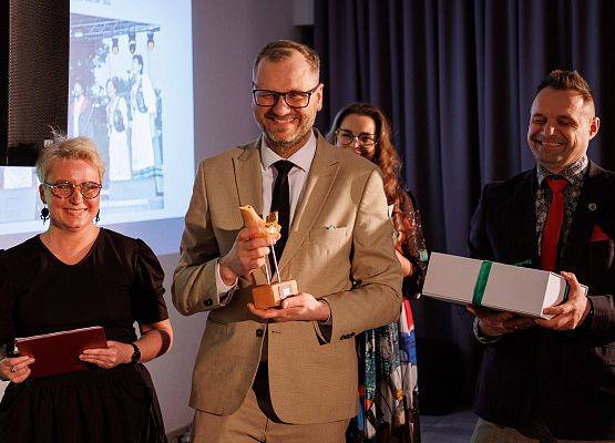 Grafika 44: Gminne Osobowości Kultury - docenienie lokalnych twórców