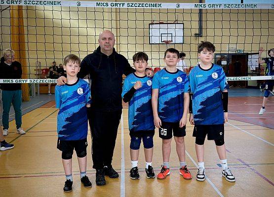 Grafika 3: Młodzi siatkarze z naszej gminy na ogólnopolskim turnieju w Szczecinku