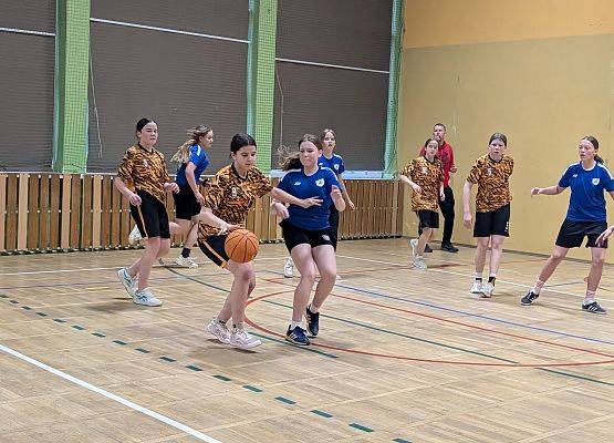 Grafika 10: Gminne Igrzyska Dzieci w koszykówce dziewcząt i chłopców – Nowa Wieś Lęborska, 17.03