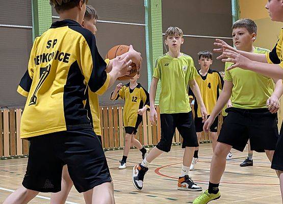 Grafika 17: Gminne Igrzyska Dzieci w koszykówce dziewcząt i chłopców – Nowa Wieś Lęborska, 17.03