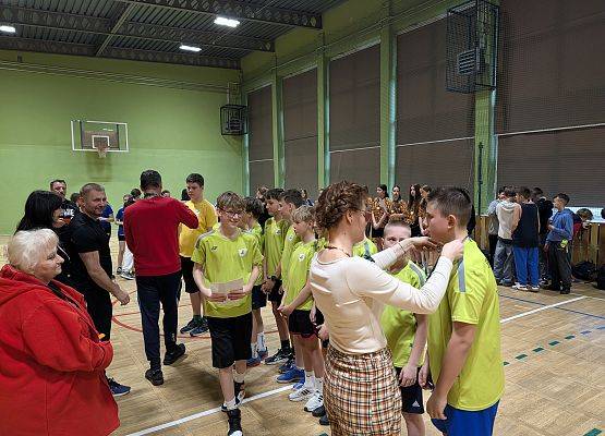 Grafika 21: Gminne Igrzyska Dzieci w koszykówce dziewcząt i chłopców – Nowa Wieś Lęborska, 17.03