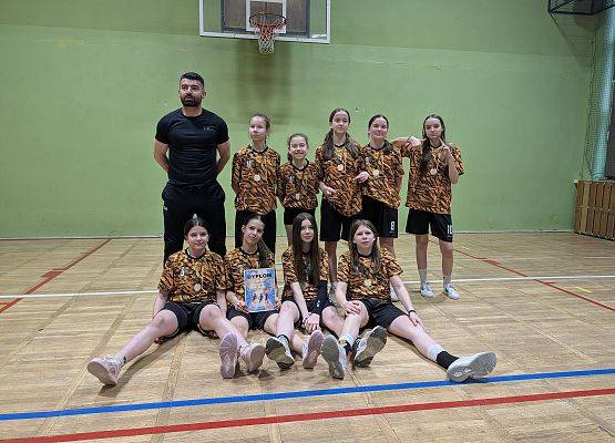 Grafika 23: Gminne Igrzyska Dzieci w koszykówce dziewcząt i chłopców – Nowa Wieś Lęborska, 17.03