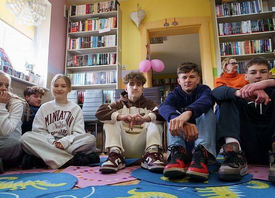 Grafika 4: Szczera rozmowa o życiu - spotkanie z Michałem Koterskim w naszej bibliotece