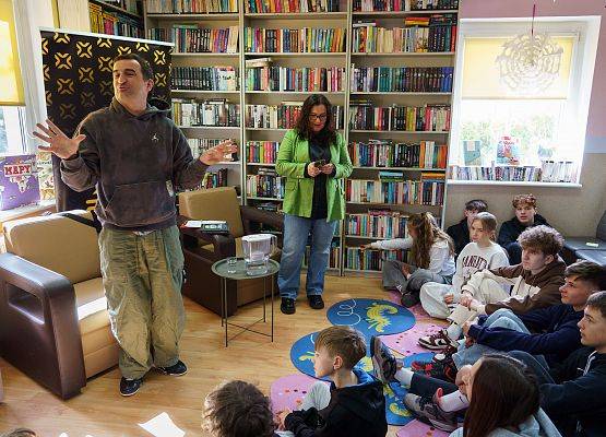 Grafika 11: Szczera rozmowa o życiu - spotkanie z Michałem Koterskim w naszej bibliotece