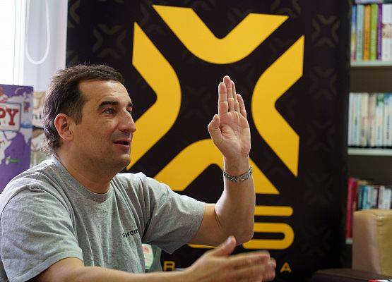 Grafika 25: Szczera rozmowa o życiu - spotkanie z Michałem Koterskim w naszej bibliotece