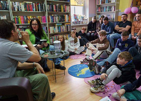 Grafika 35: Szczera rozmowa o życiu - spotkanie z Michałem Koterskim w naszej bibliotece