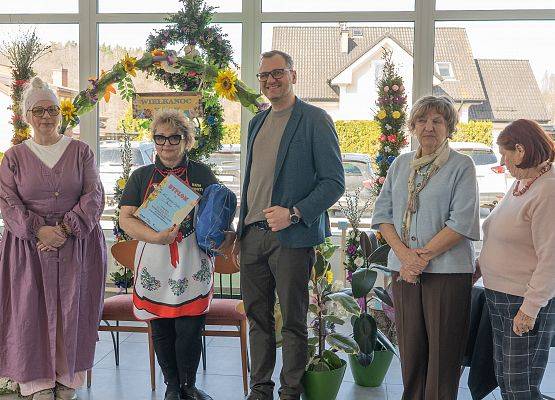 Grafika 3: Świąteczny kiermasz i konkurs na Eko Palmę Wielkanocną w Mostach