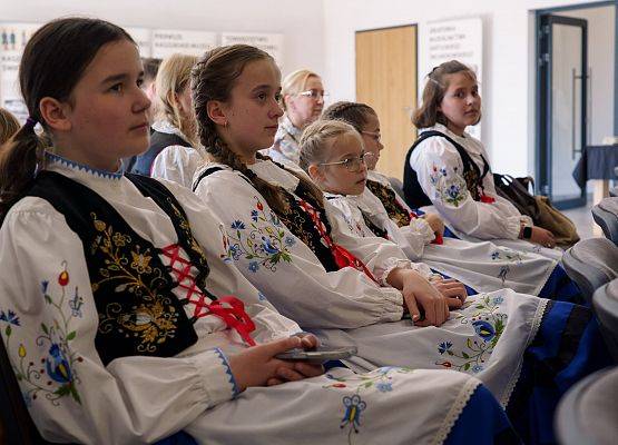 Grafika 10: „RODNÔ MÒWA” - Poznaliśmy laureatów gminnych eliminacji konkursu recytatorskiego