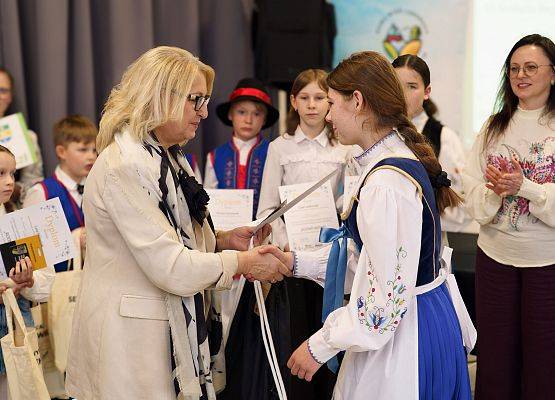 Grafika 33: „RODNÔ MÒWA” - Poznaliśmy laureatów gminnych eliminacji konkursu recytatorskiego