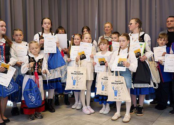 Grafika 37: „RODNÔ MÒWA” - Poznaliśmy laureatów gminnych eliminacji konkursu recytatorskiego