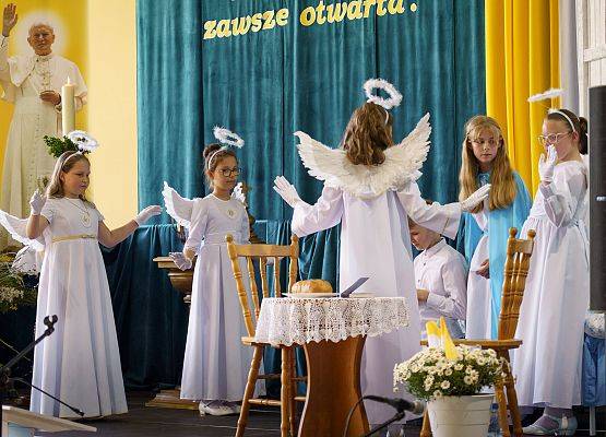 Grafika 61: XV Diecezjalny Zjazd Szkół im. Jana Pawła II w Łebieniu