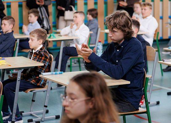 Grafika 12: Młodzi mistrzowie matematyki wyłonieni. Finał wojewódzkiego konkursu „MATHMAN” w Redkowicach