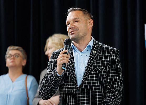 Grafika 16: Młodzi mistrzowie matematyki wyłonieni. Finał wojewódzkiego konkursu „MATHMAN” w Redkowicach