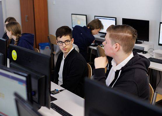 Grafika 38: Młodzi mistrzowie matematyki wyłonieni. Finał wojewódzkiego konkursu „MATHMAN” w Redkowicach