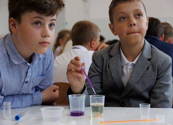 Grafika 43: Młodzi mistrzowie matematyki wyłonieni. Finał wojewódzkiego konkursu „MATHMAN” w Redkowicach
