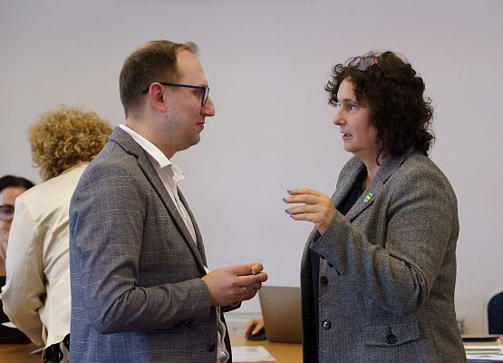Grafika 4: Wójt Szymon Medalion z absolutorium za rok 2025