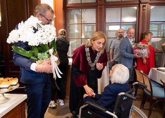 Grafika 7: Wyjątkowy jubileusz. 107. urodziny pani Anieli Terleckiej