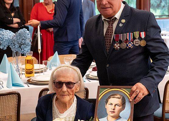 Grafika 22: Wyjątkowy jubileusz. 107. urodziny pani Anieli Terleckiej