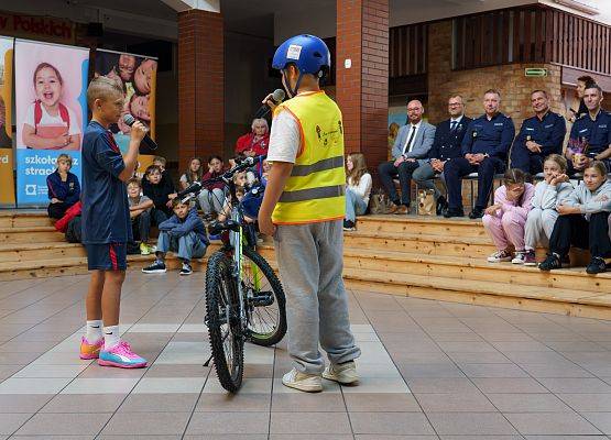 Grafika 18: Bezpieczni na drodze. Kaski rowerowe dla piątoklasistów z Nowej Wsi Lęborskiej