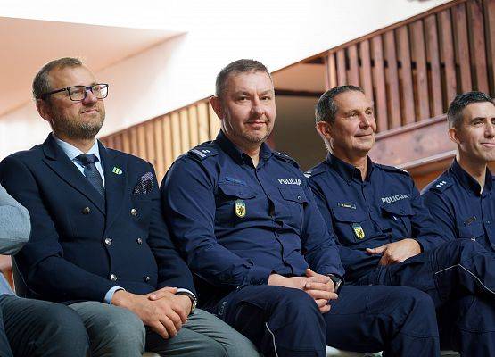 Grafika 21: Bezpieczni na drodze. Kaski rowerowe dla piątoklasistów z Nowej Wsi Lęborskiej