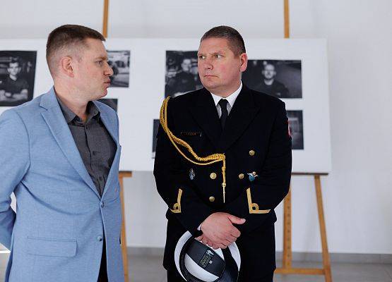 Grafika 2: Wernisaż wystawy "Military Art 2024/2025" w Leśnicach