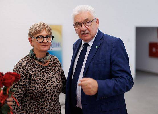 Grafika 12: Wernisaż wystawy "Military Art 2024/2025" w Leśnicach