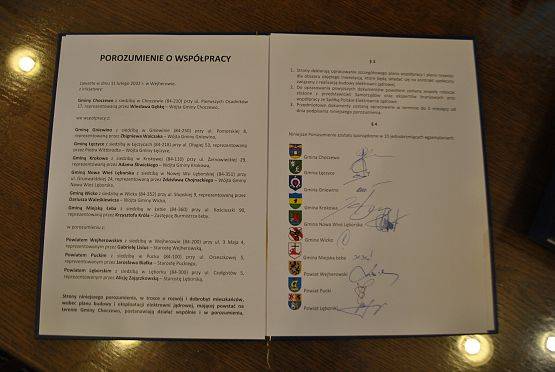Zdjęcie podpisanego porozumienia.