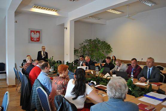 Zdjęcie radnych podczas sesji Rady Gminy Nowa Wieś Lęborska.