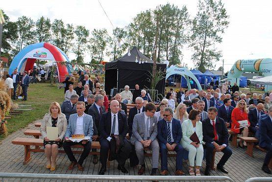 Grafika 12: Dożynkowe dziękczynienie w Krępie Kaszubskiej