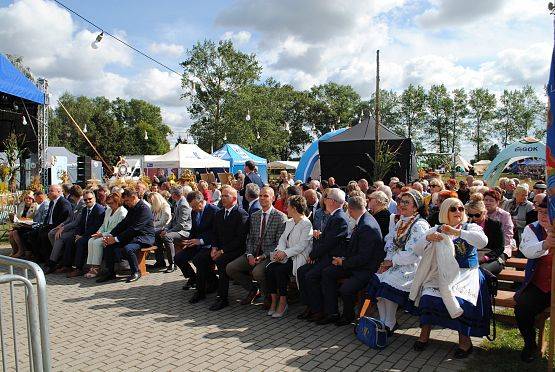 Grafika 15: Dożynkowe dziękczynienie w Krępie Kaszubskiej