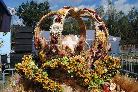 Grafika 18: Dożynkowe dziękczynienie w Krępie Kaszubskiej