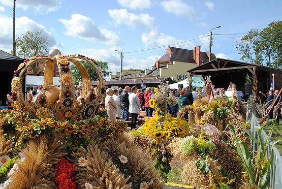 Grafika 19: Dożynkowe dziękczynienie w Krępie Kaszubskiej