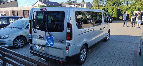 Nowy samochód. Ujęcie z tyłu. grafika