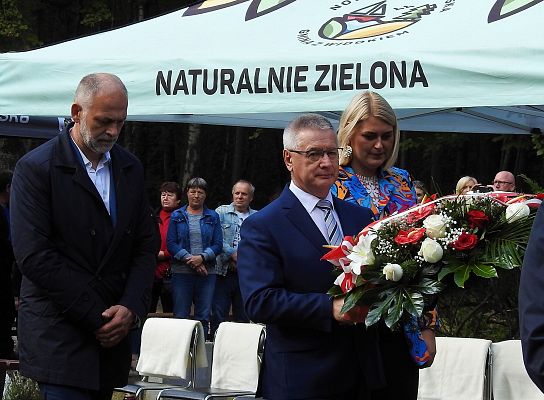 Grafika 15: Uroczystość patriotyczno - religijna ku czci pomordowanych więźniów obozu koncentracyjnego Stutthof