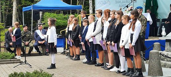 Grafika 23: Uroczystość patriotyczno - religijna ku czci pomordowanych więźniów obozu koncentracyjnego Stutthof