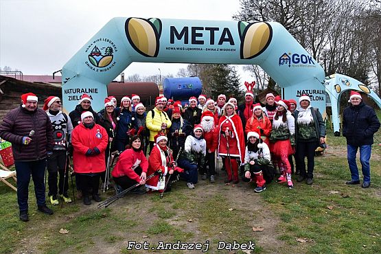 Grafika 2: Poszliśmy do Was z prezentami. Relacja z X Mikołajowego Nordic Walking Nowa Wieś Lęborska