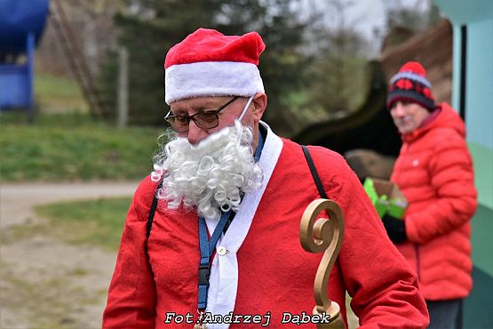 Grafika 5: Poszliśmy do Was z prezentami. Relacja z X Mikołajowego Nordic Walking Nowa Wieś Lęborska
