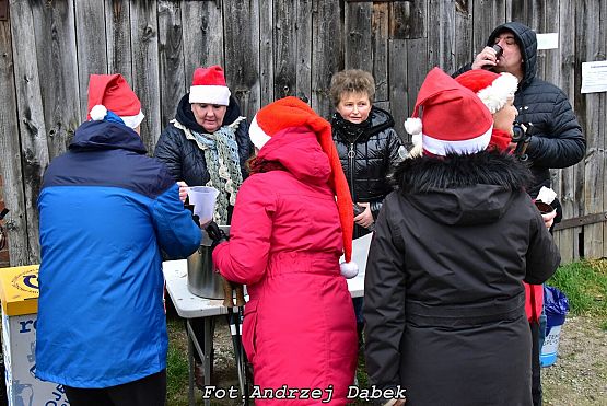 Grafika 7: Poszliśmy do Was z prezentami. Relacja z X Mikołajowego Nordic Walking Nowa Wieś Lęborska