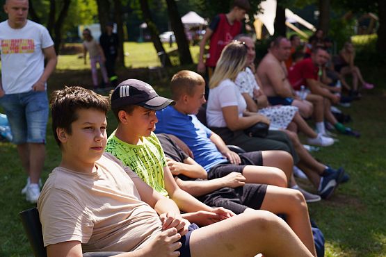 Grafika 3: Sportowa rywalizacja i wspólna zabawa w Chocielewku