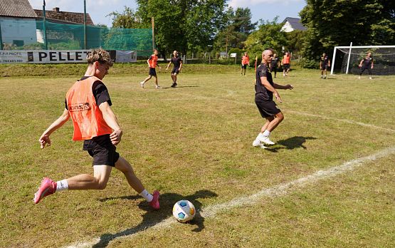 Grafika 4: Sportowa rywalizacja i wspólna zabawa w Chocielewku