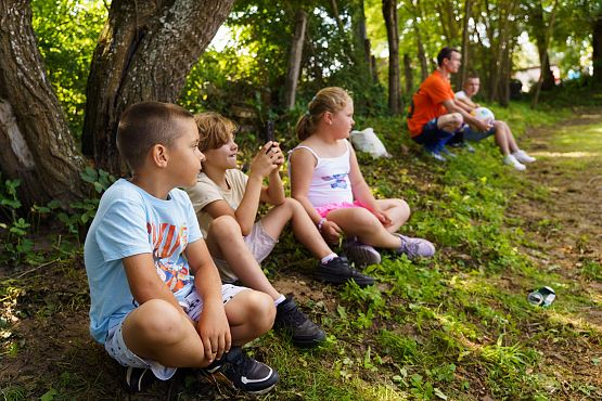 Grafika 7: Sportowa rywalizacja i wspólna zabawa w Chocielewku