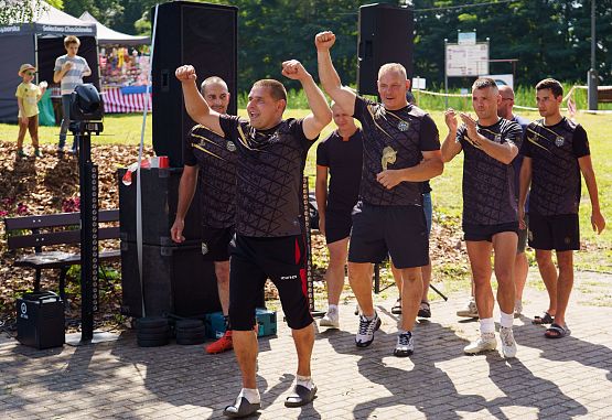 Grafika 45: Sportowa rywalizacja i wspólna zabawa w Chocielewku