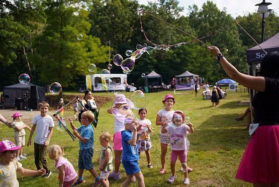 Grafika 49: Sportowa rywalizacja i wspólna zabawa w Chocielewku