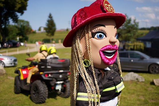 Grafika 54: Sportowa rywalizacja i wspólna zabawa w Chocielewku