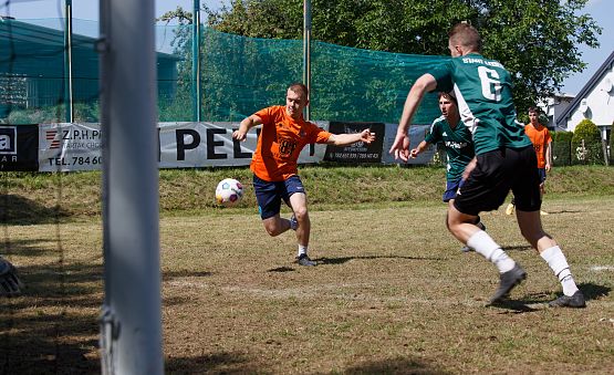 Grafika 13: Sportowa rywalizacja i wspólna zabawa w Chocielewku