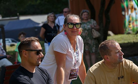 Grafika 32: Sportowa rywalizacja i wspólna zabawa w Chocielewku